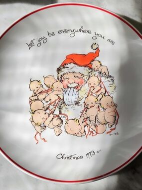 Vintage 1973 Kewpie Christmas Collector Plate Santa Babies Holiday